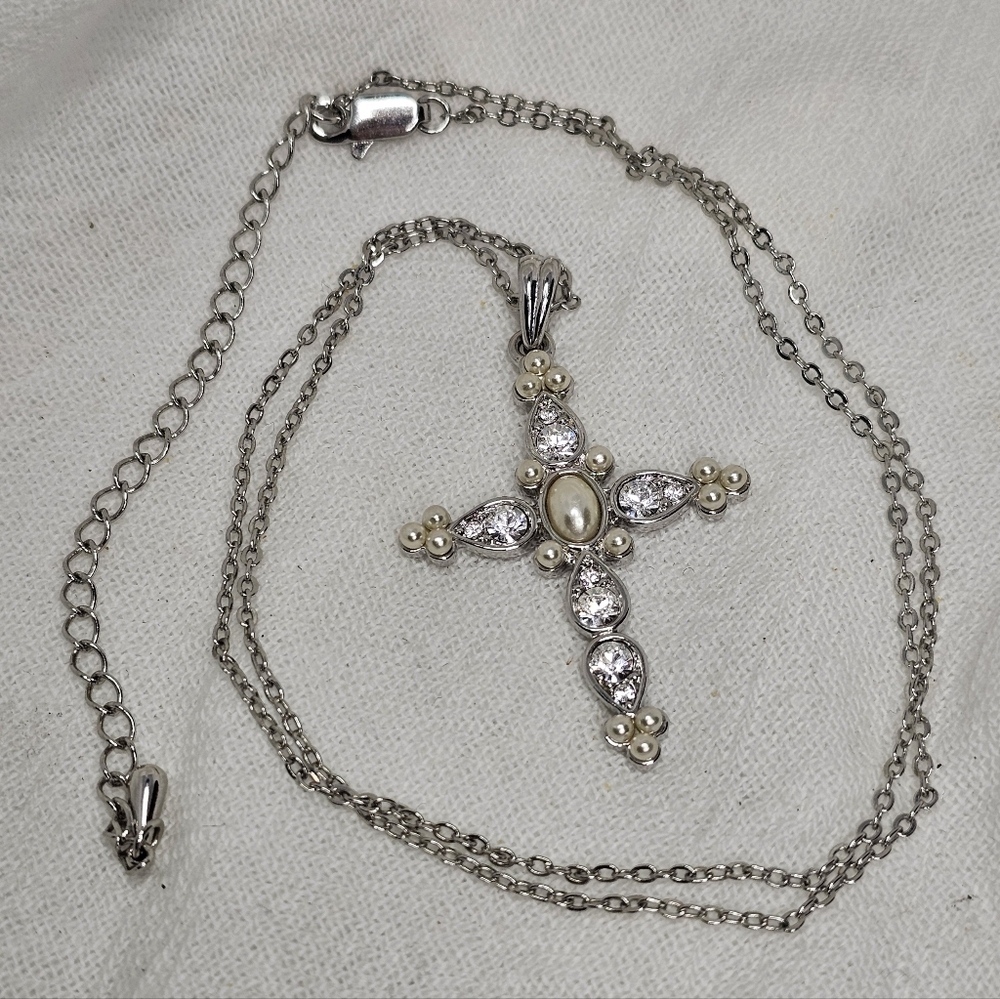 JBK Faux pearls cross pendant